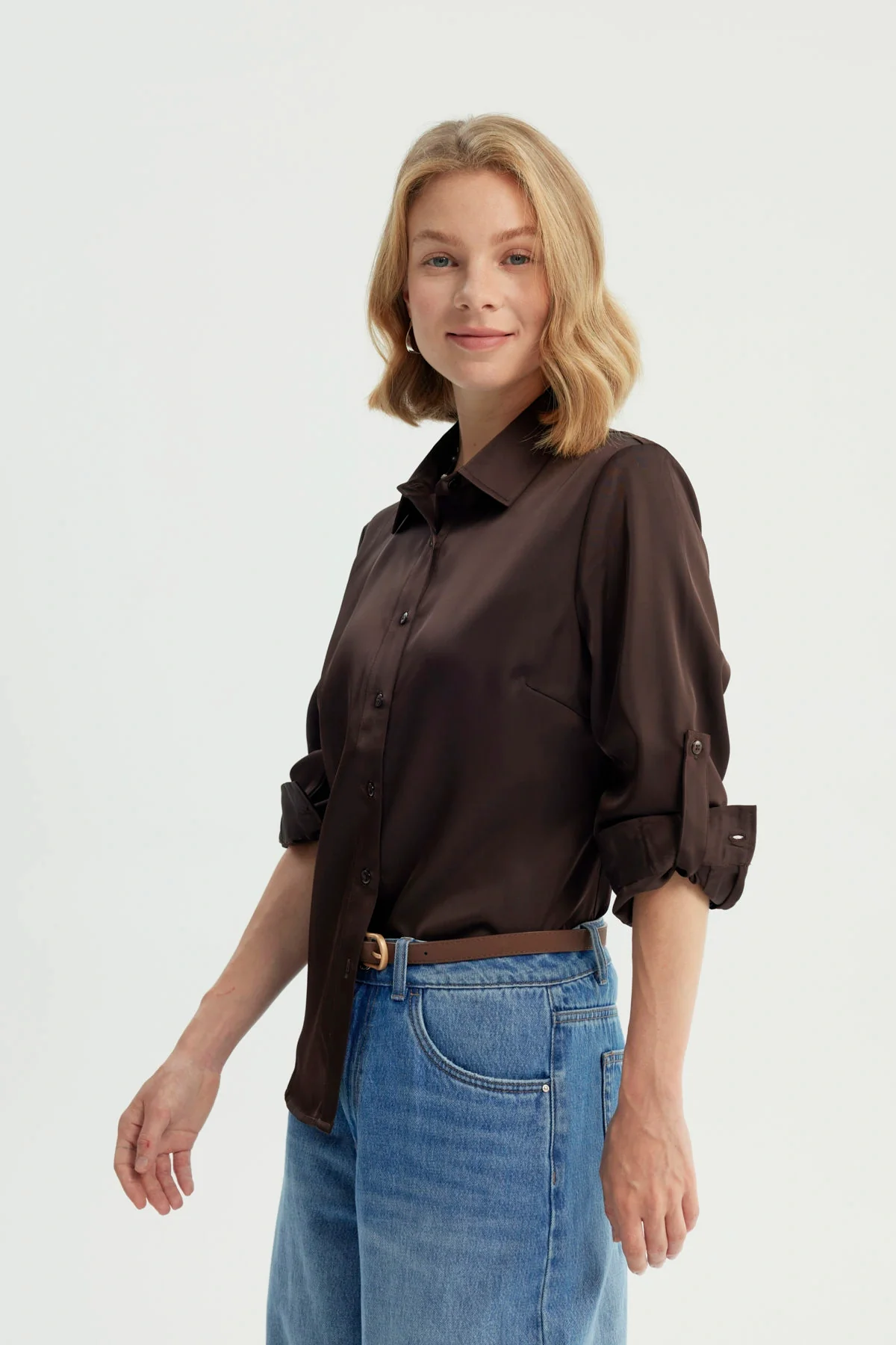 Blusa Mujer Cuello Camisero Chocolate - Image 2