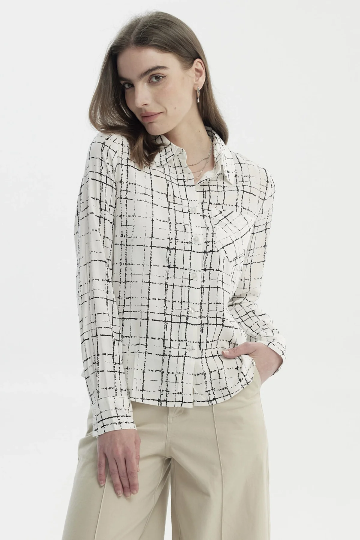 Blusa Mujer Cuello Camisero Y Diseño Crudo
