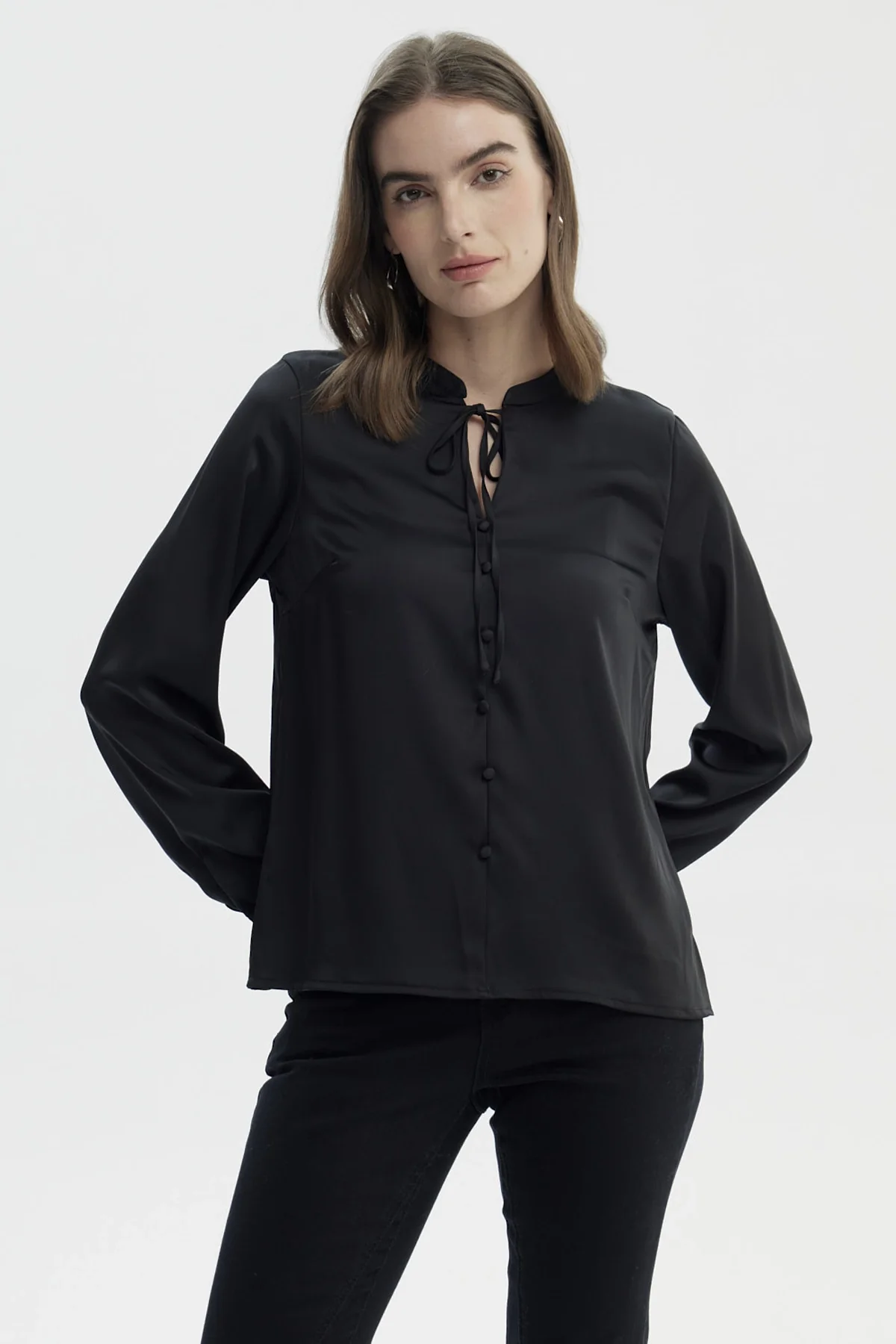Blusa Mujer Cuello Mao Con Cordones Negro