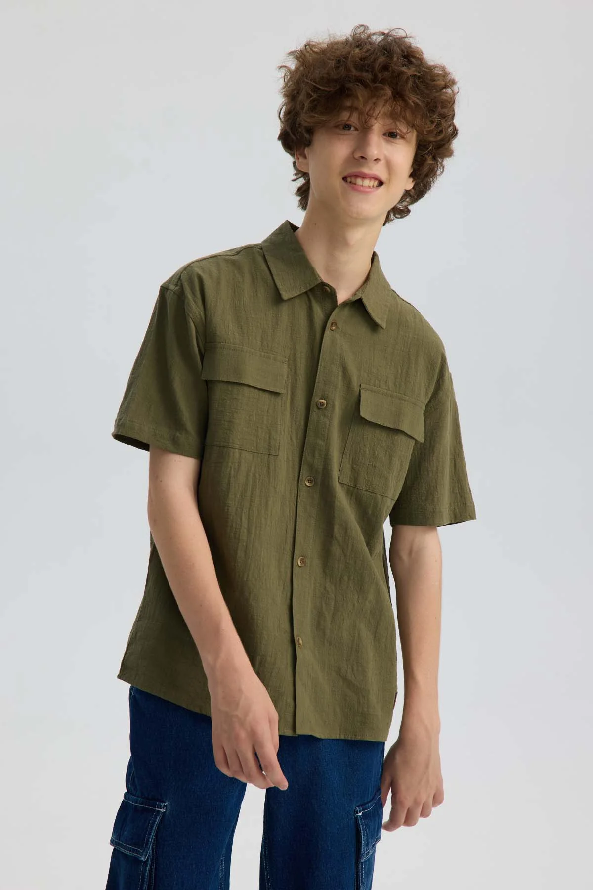 Camisa Niño Con Bolsillo Verde Militar - Image 2