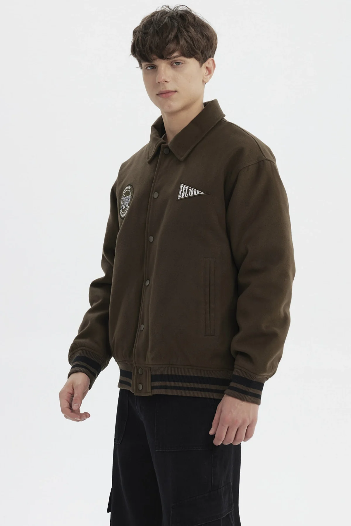 Chaqueta Hombre Slim Cuello Camisero Verde Militar - Image 2