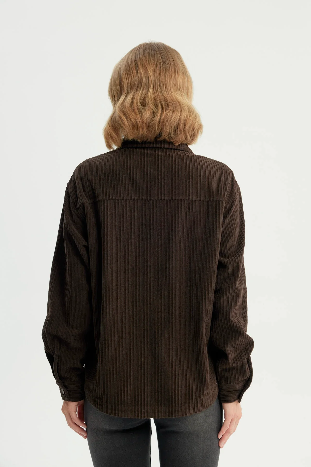 Chaqueta Mujer Oversize Cuello Polo Chocolate - Image 3