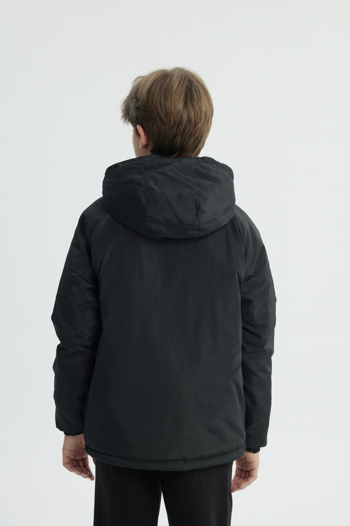 Chaqueta Niño Con Gorro Negro - Image 3