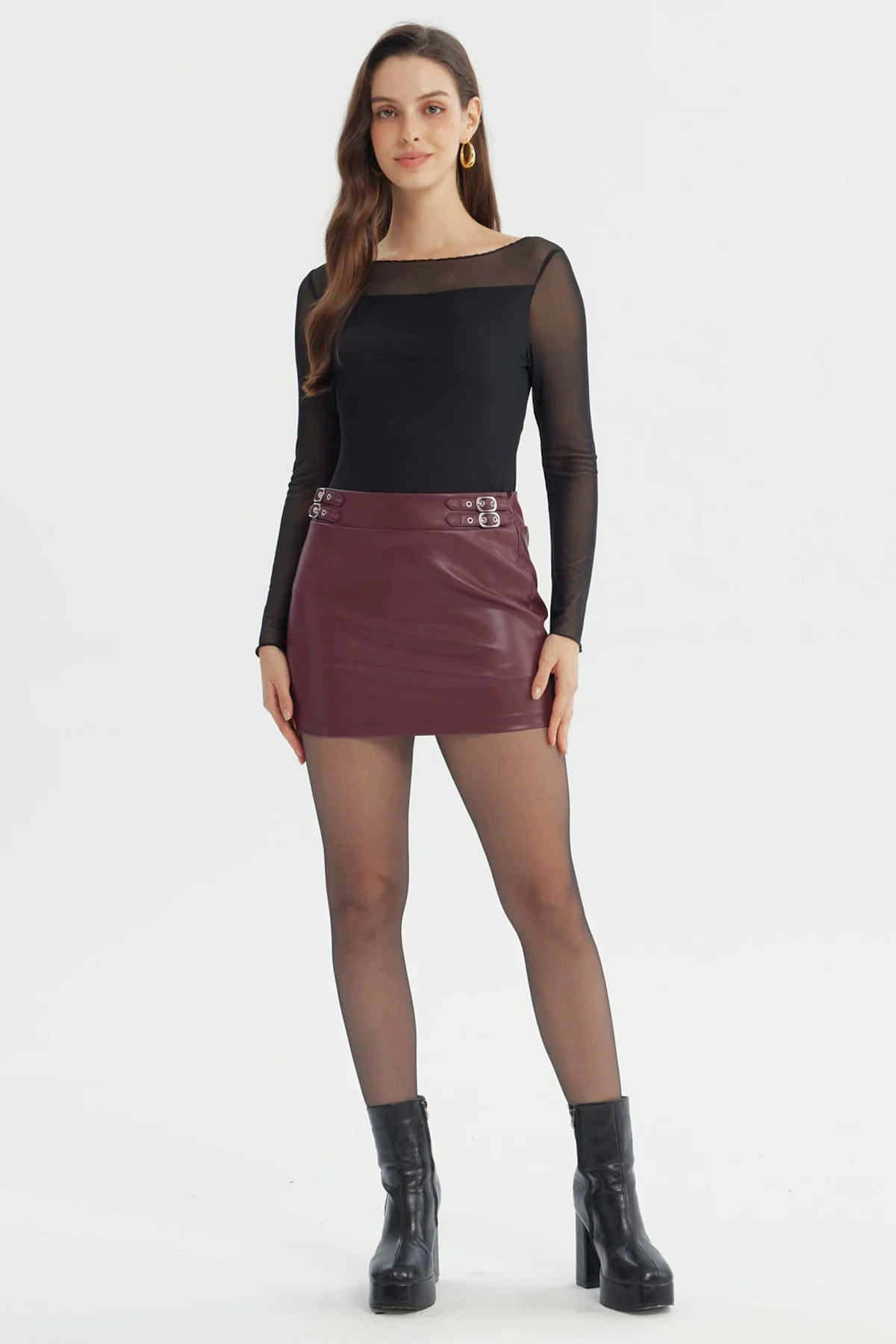 Falda Mujer Tipo Short Burdeo - Image 4