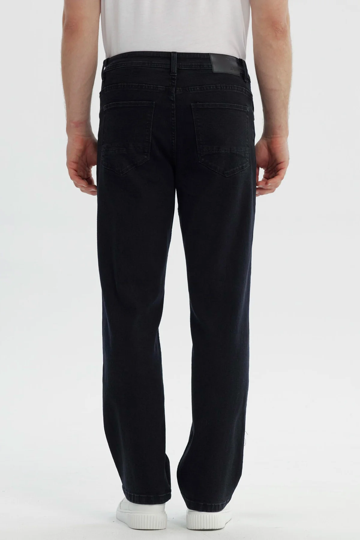 Jeans Hombre Clásico Negro - Image 3