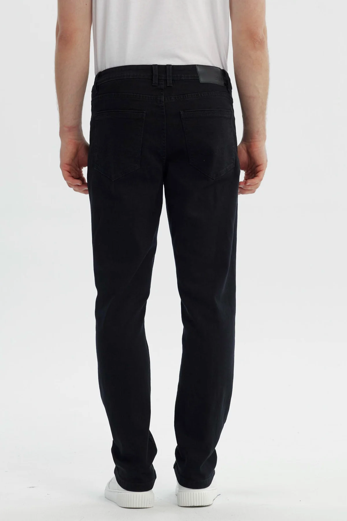 Jeans Hombre Slim Negro - Image 3