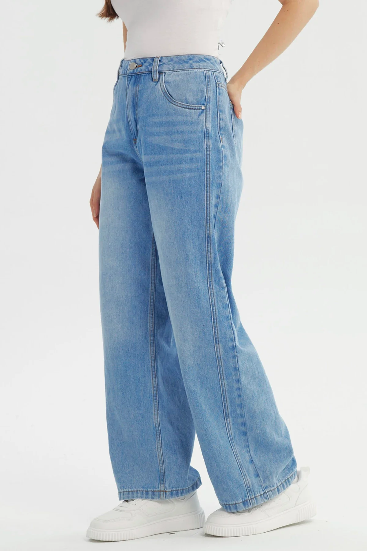 Jeans Mujer Calce Recto Azul Claro - Image 2