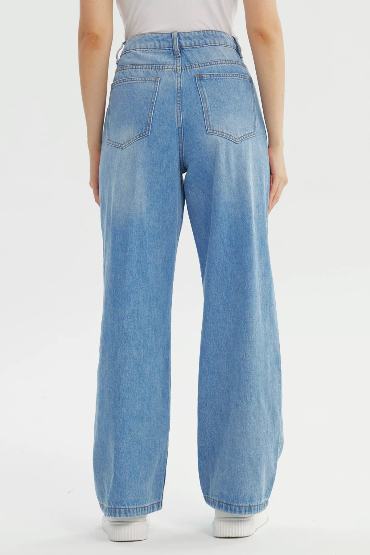 Jeans Mujer Calce Recto Azul Claro - Image 3