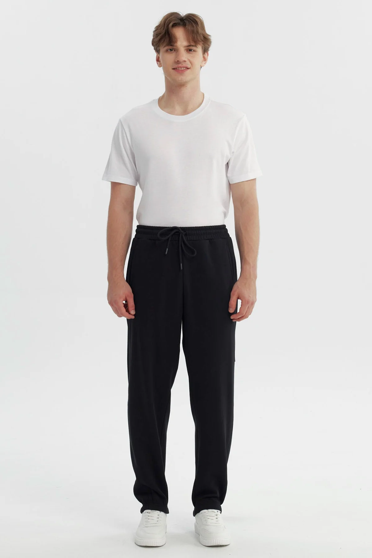 Pantalón Buzo Hombre Amplio Negro - Image 4