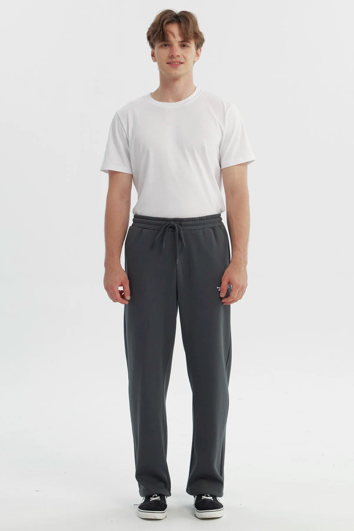 Pantalón Buzo Hombre Calce Recto Gris Oscuro - Image 4