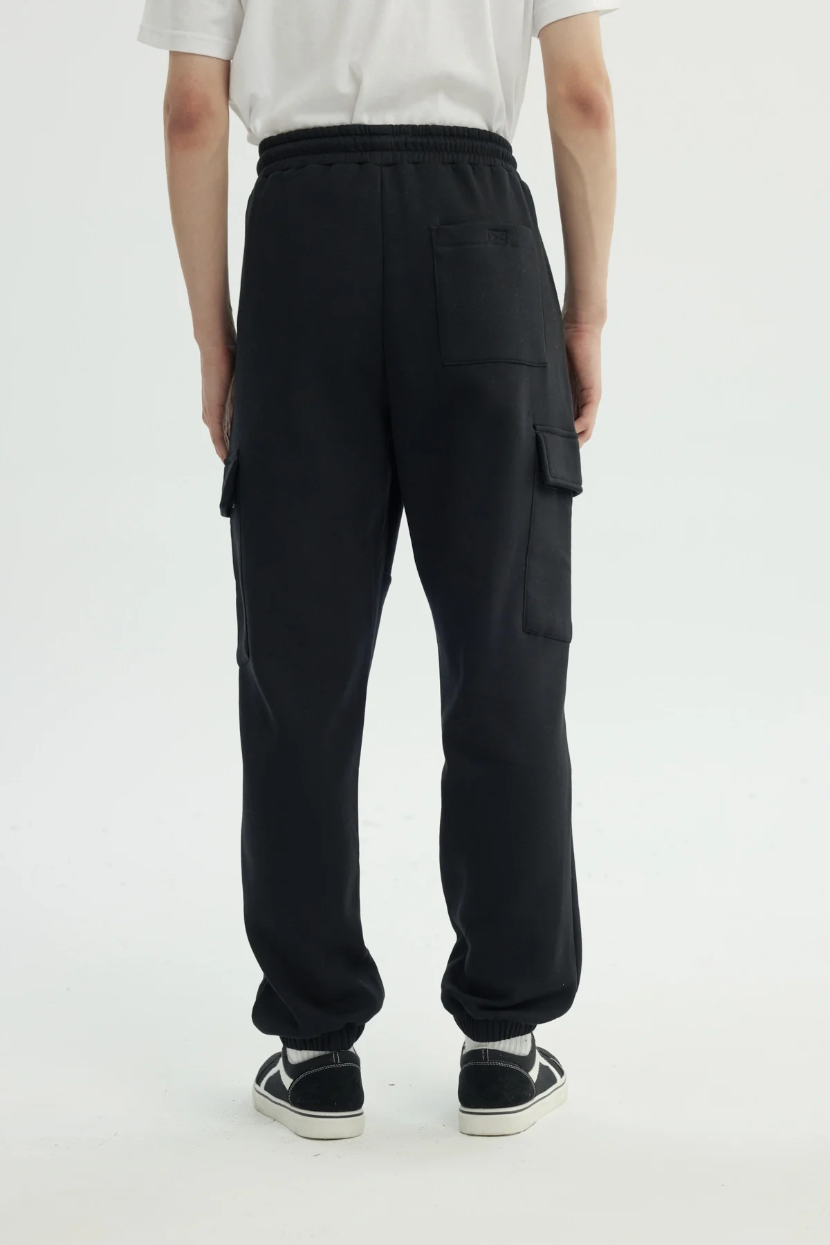 Pantalón Buzo Hombre Calce Recto Negro - Image 3