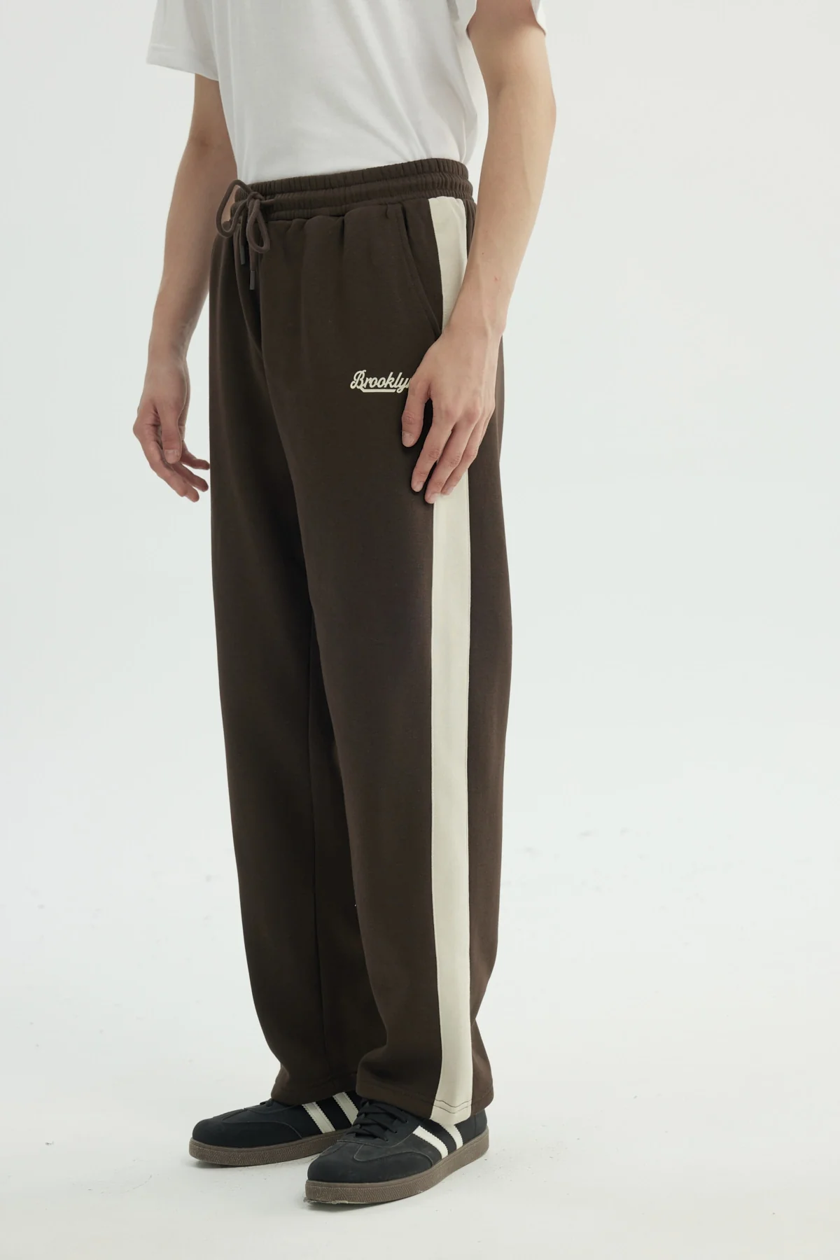Pantalón Buzo Hombre Clásico Marron - Image 2