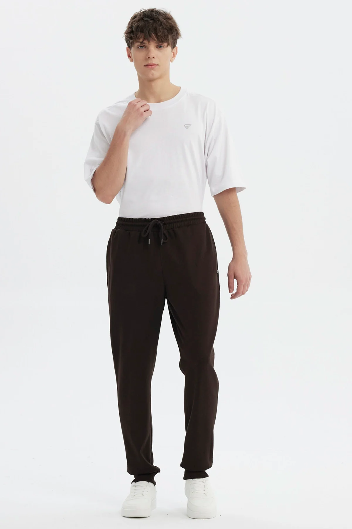 Pantalón Buzo Hombre Jogger Básico Chocolate - Image 4