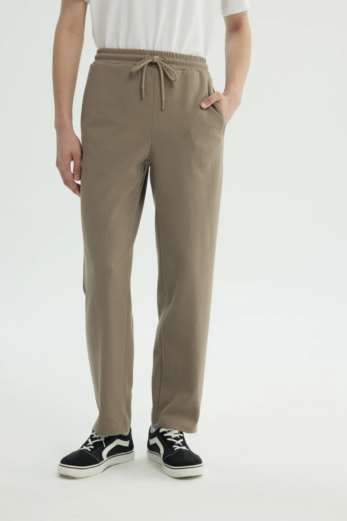 Pantalón Buzo Hombre Slim Kaki