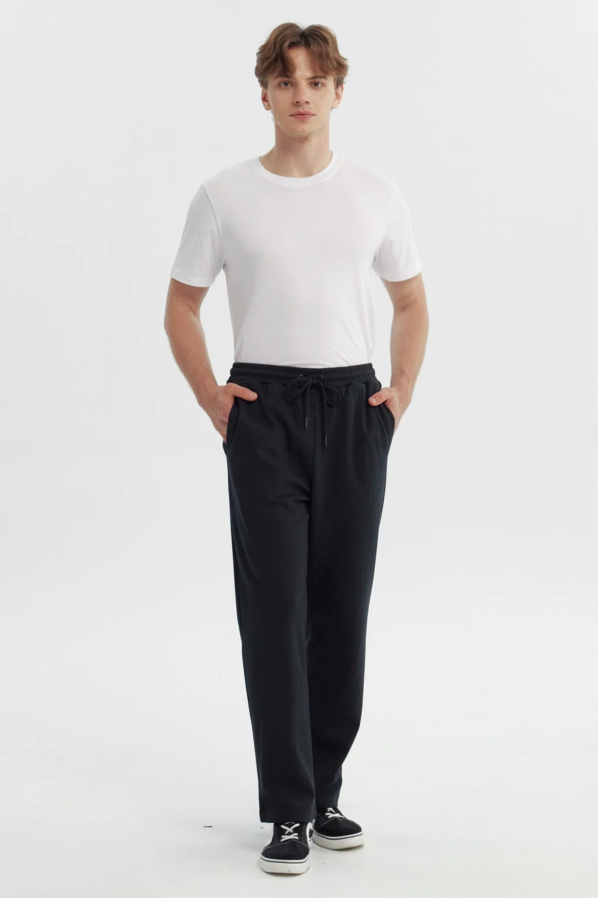 Pantalón Buzo Hombre Slim Negro - Image 4