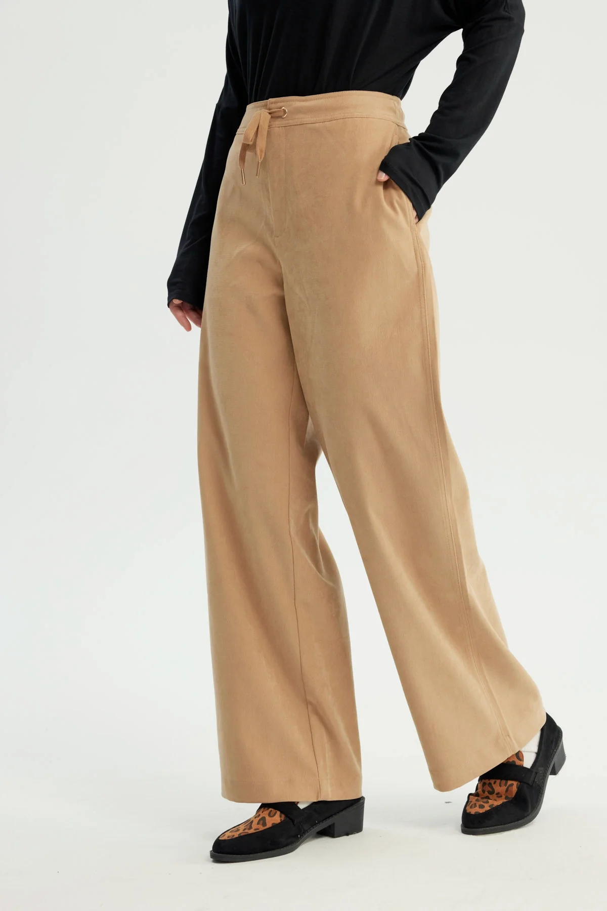 Pantalón Buzo Mujer Calce Recto Beige - Image 2