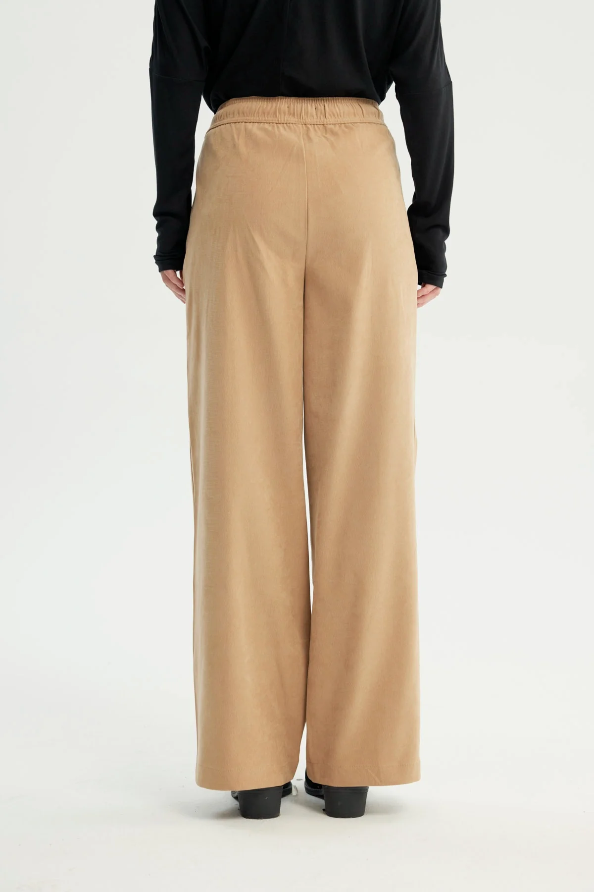 Pantalón Buzo Mujer Calce Recto Beige - Image 3