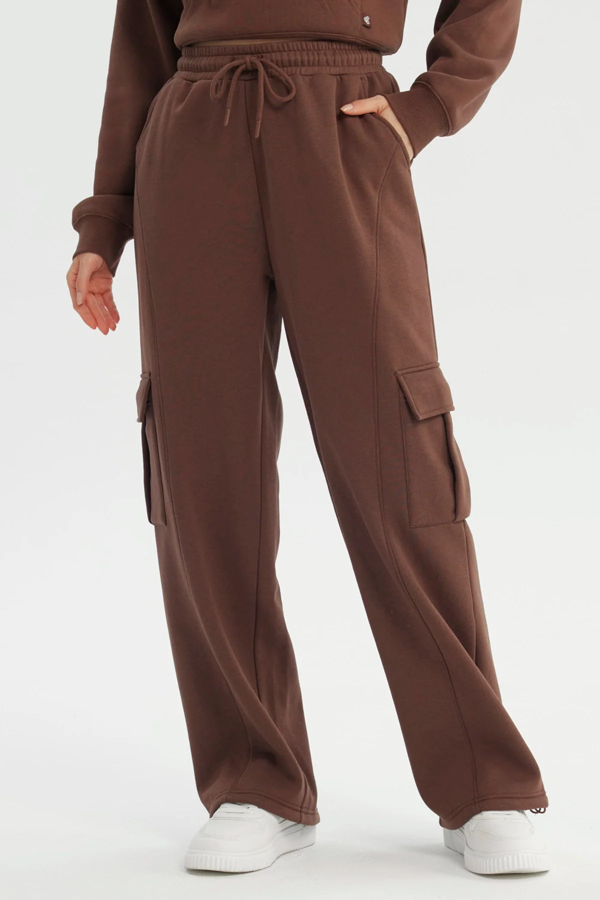 Pantalón Buzo Mujer Calce Recto Café