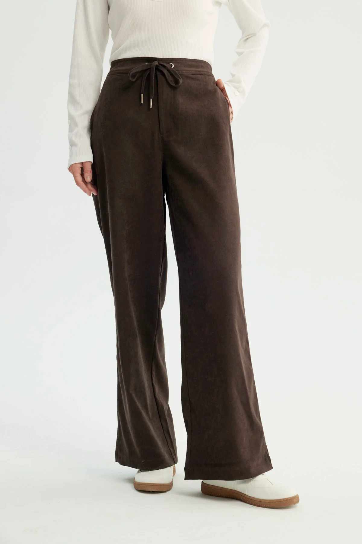 Pantalón Buzo Mujer Calce Recto Chocolate