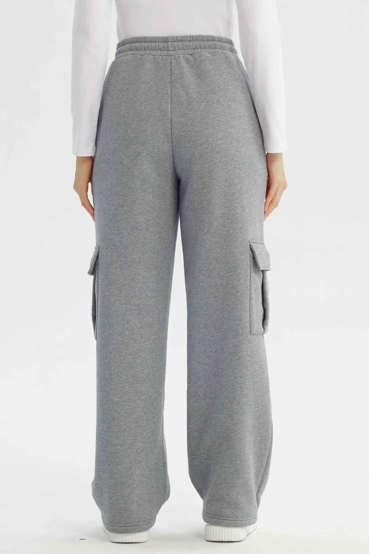 Pantalón Buzo Mujer Calce Recto Gris Oscuro - Image 3