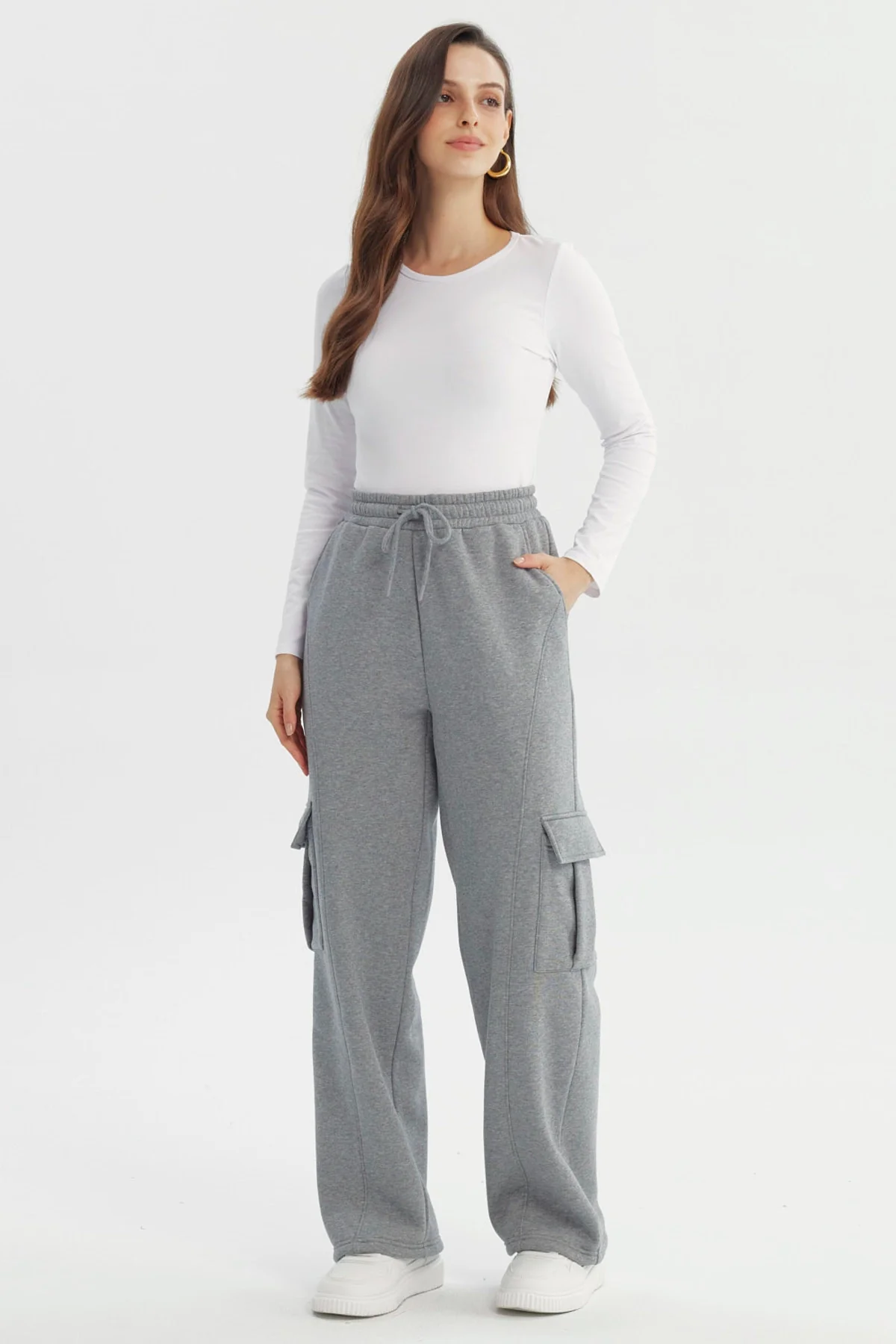 Pantalón Buzo Mujer Calce Recto Gris Oscuro - Image 4