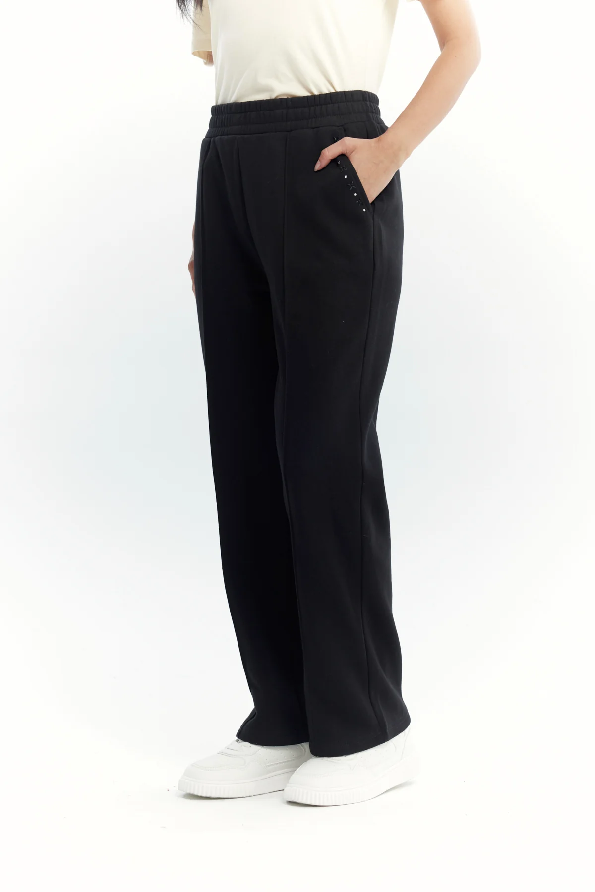 Pantalón Buzo Mujer Calce Recto Negro - Image 2