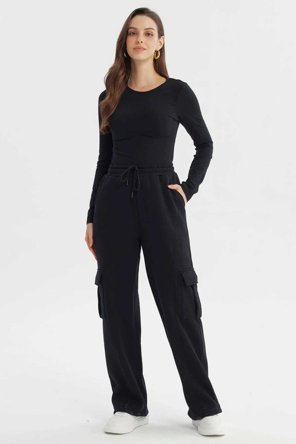 Pantalón Buzo Mujer Calce Recto Negro - Image 4