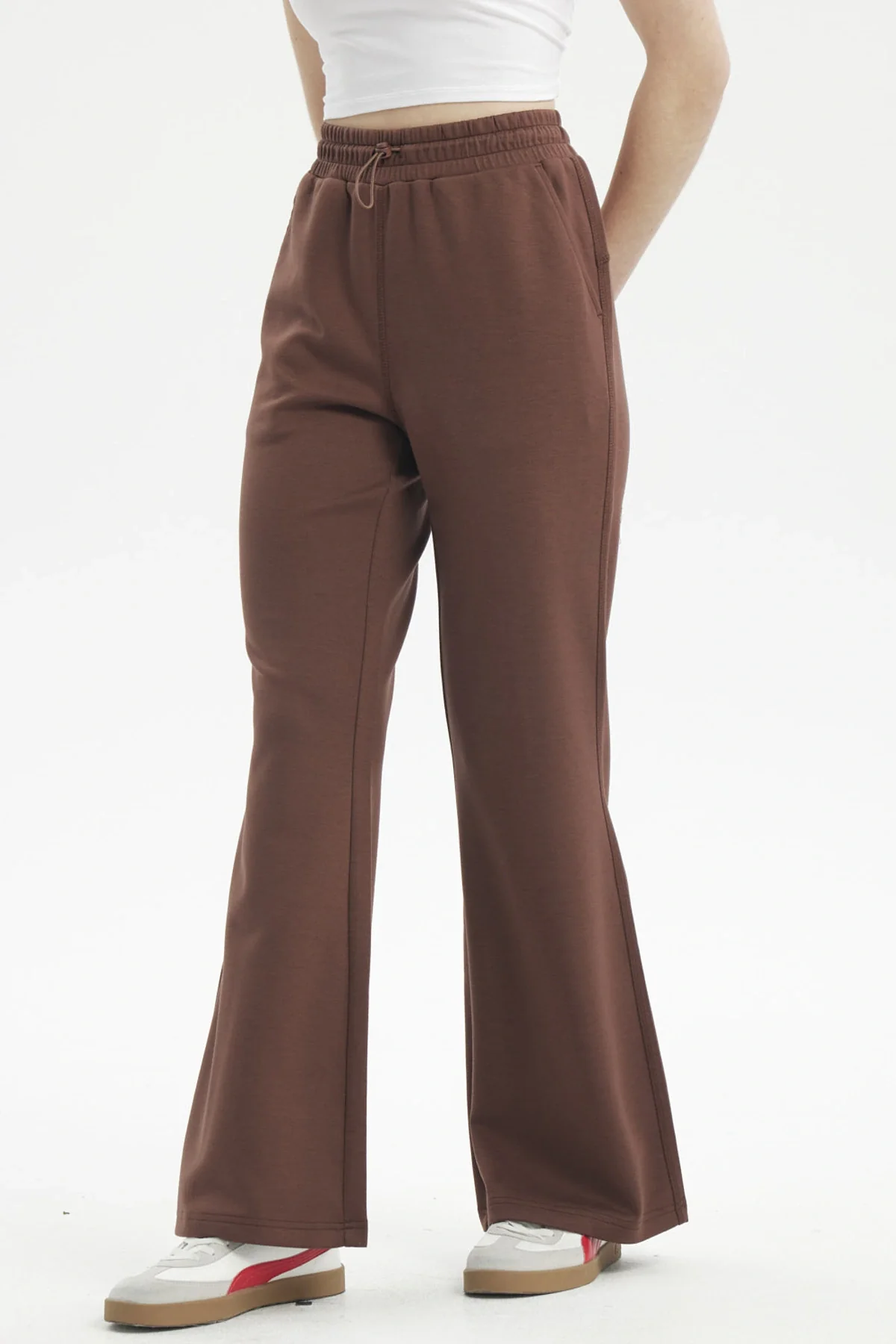 Pantalón Buzo Mujer Slim Café Oscuro - Image 2