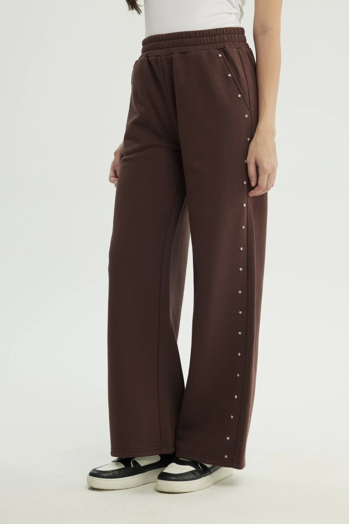 Pantalón Buzo Mujer Wide Leg Café - Image 2