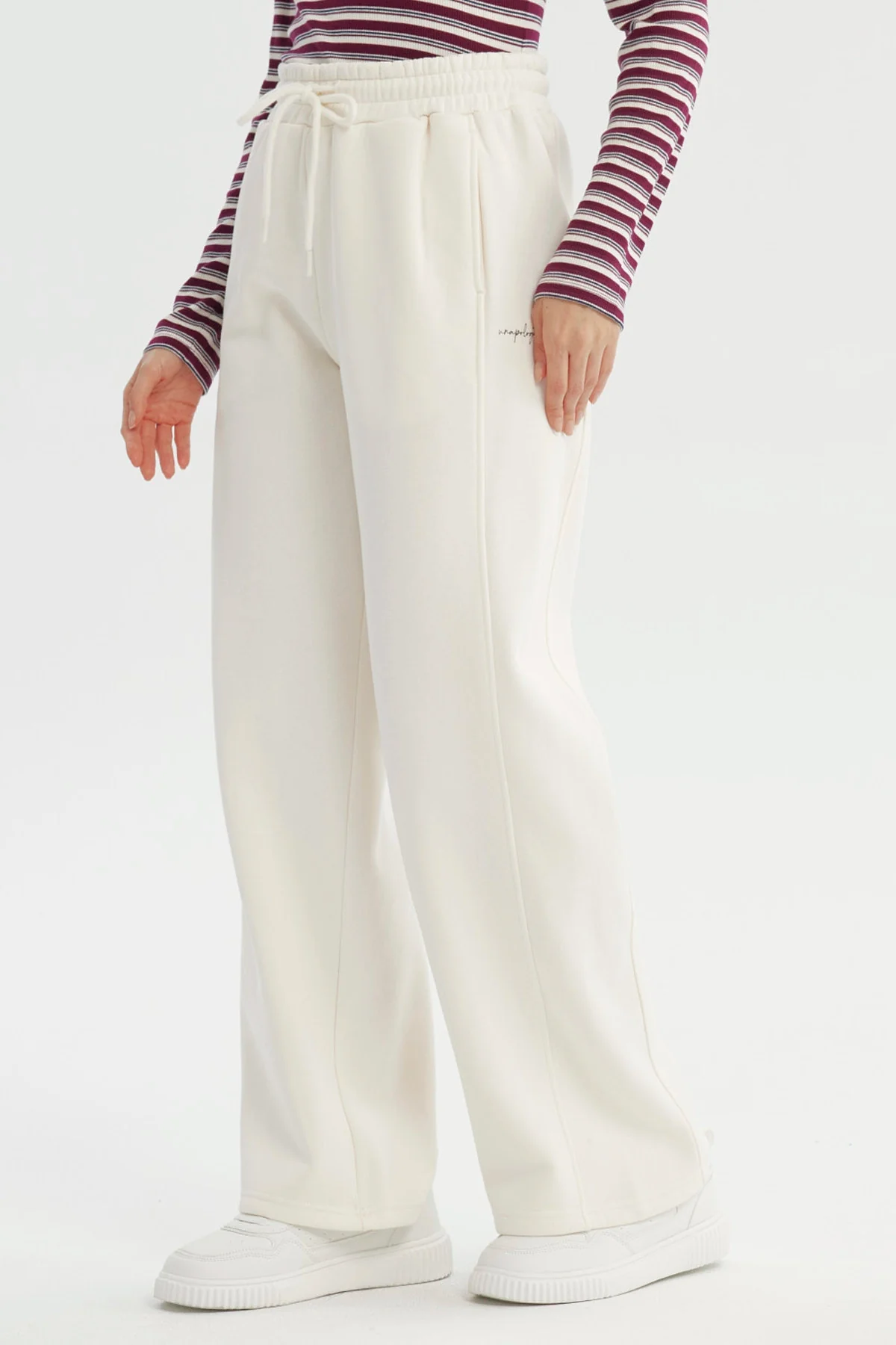 Pantalón Buzo Mujer Wide Leg Crema - Image 2