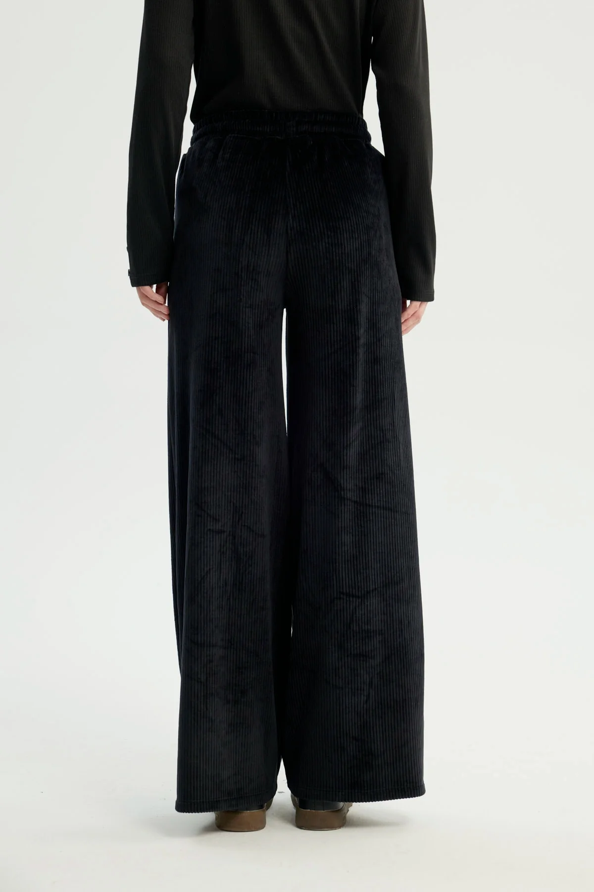 Pantalón Buzo Mujer Wide Leg Negro - Image 3