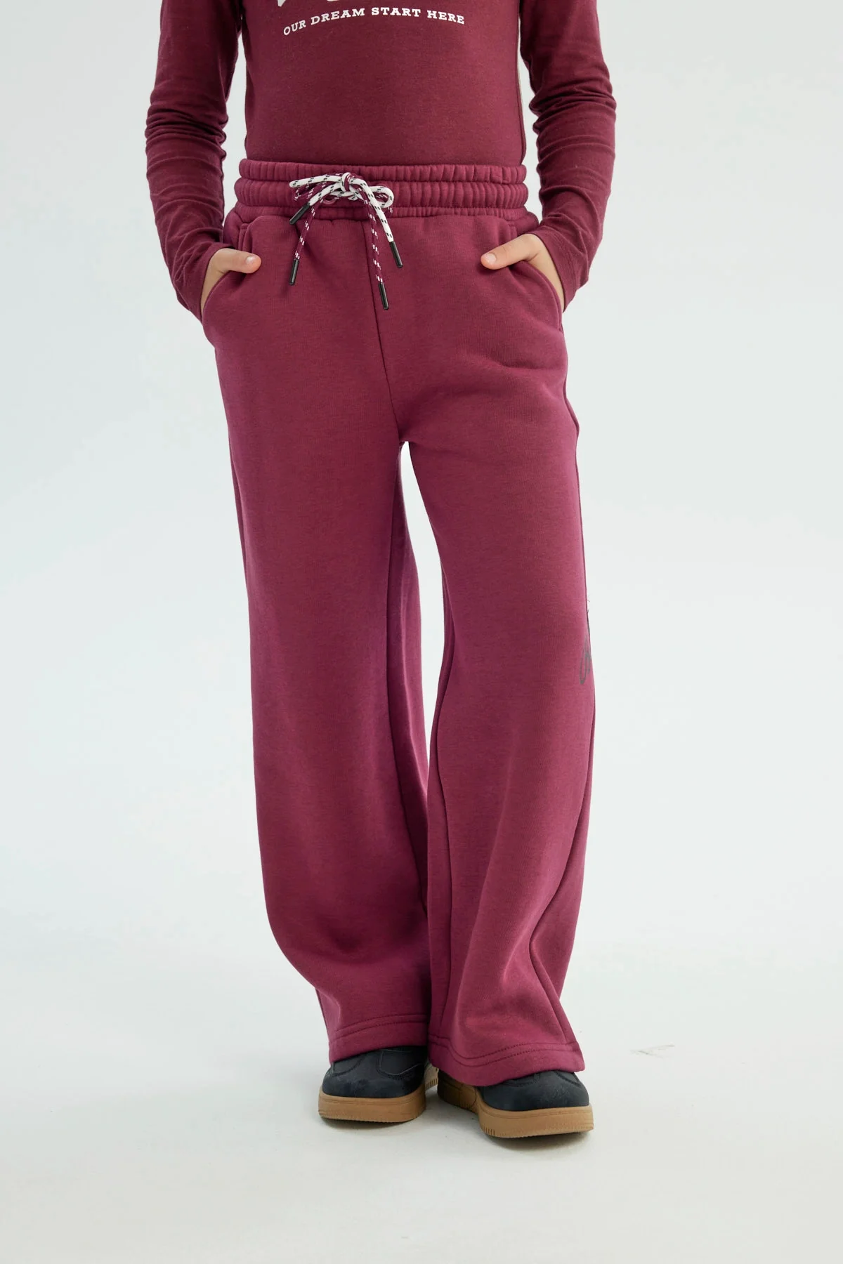 Pantalón Buzo Niña Amplio Burdeo