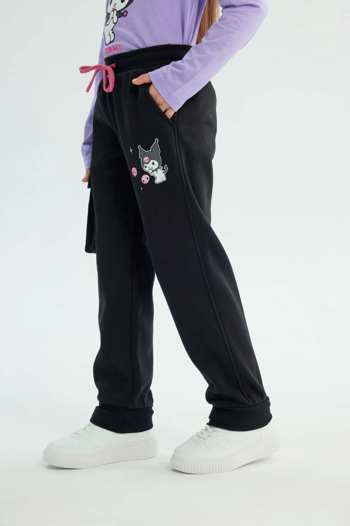 Pantalón Buzo Niña Kuromi Negro - Image 2