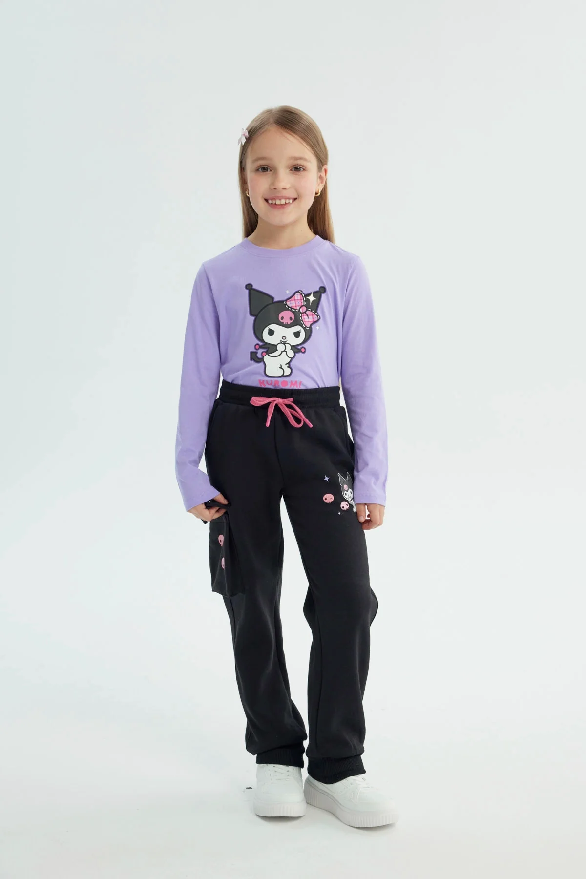 Pantalón Buzo Niña Kuromi Negro - Image 4