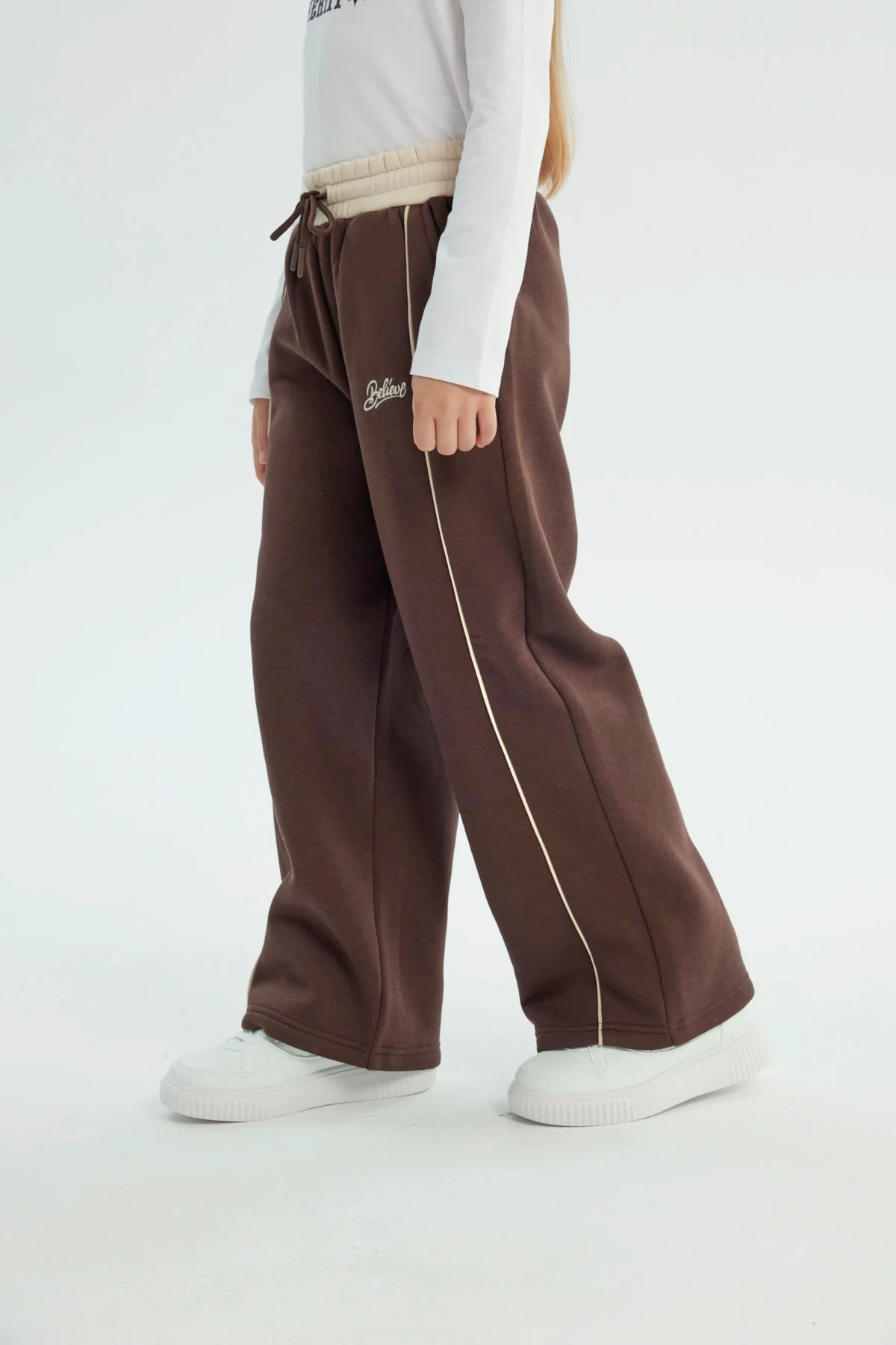 Pantalón Buzo Niña Wide Leg Café - Image 2