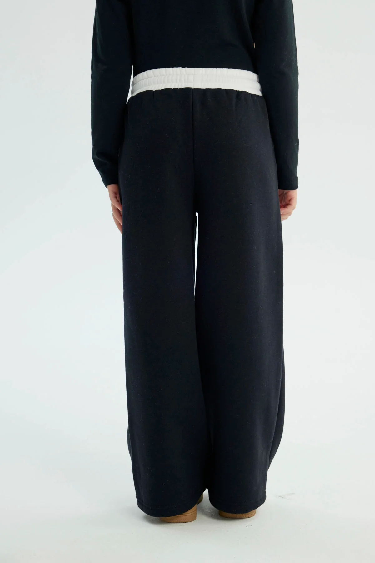 Pantalón Buzo Niña Wide Leg Negro - Image 3