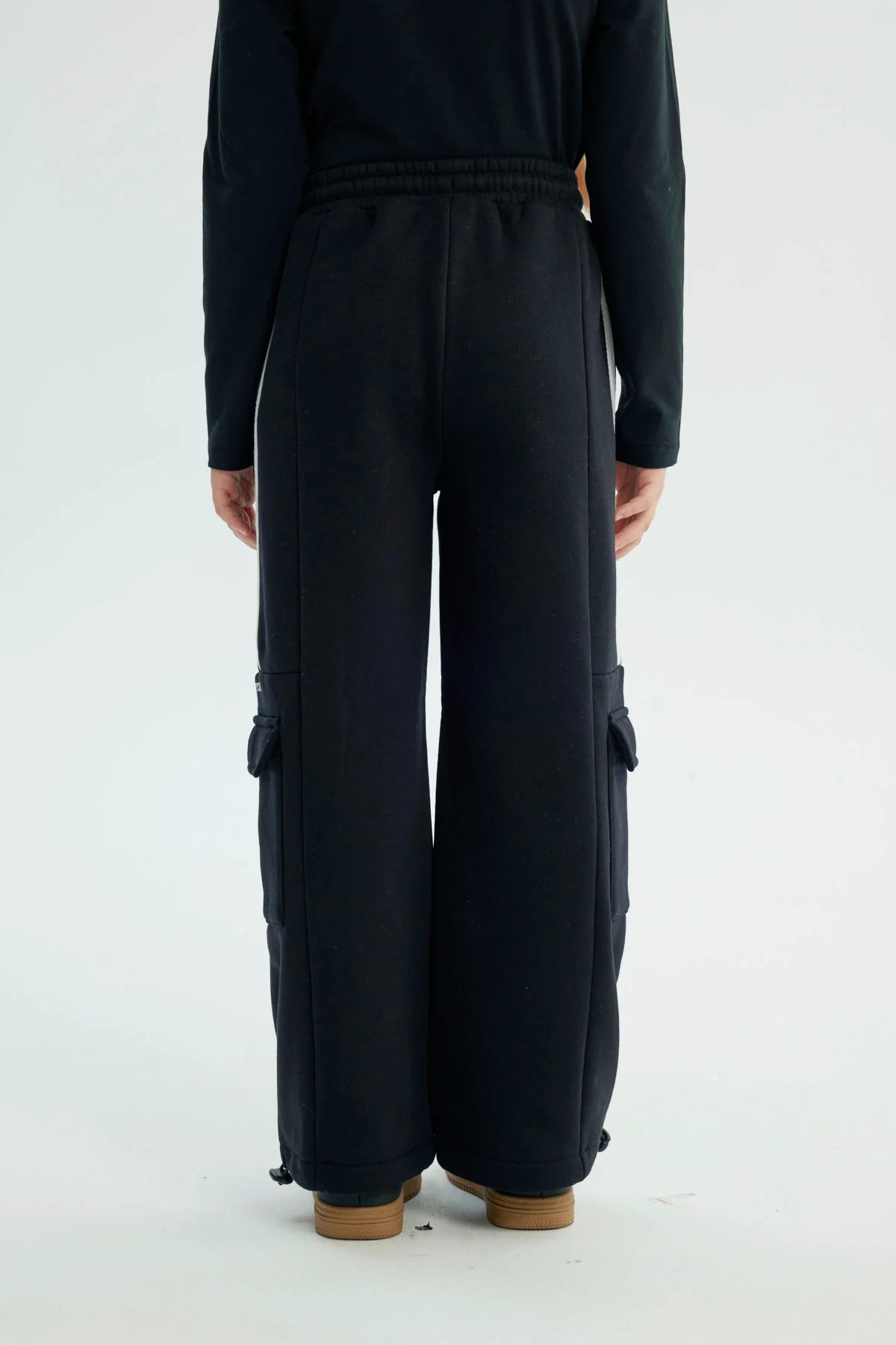 Pantalón Buzo Niña Wide Leg Negro - Image 3