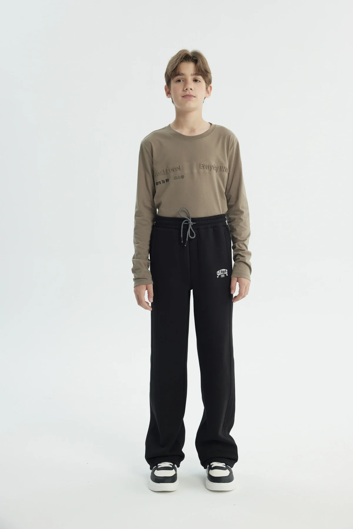Pantalón Buzo Niño Amplio Negro - Image 4
