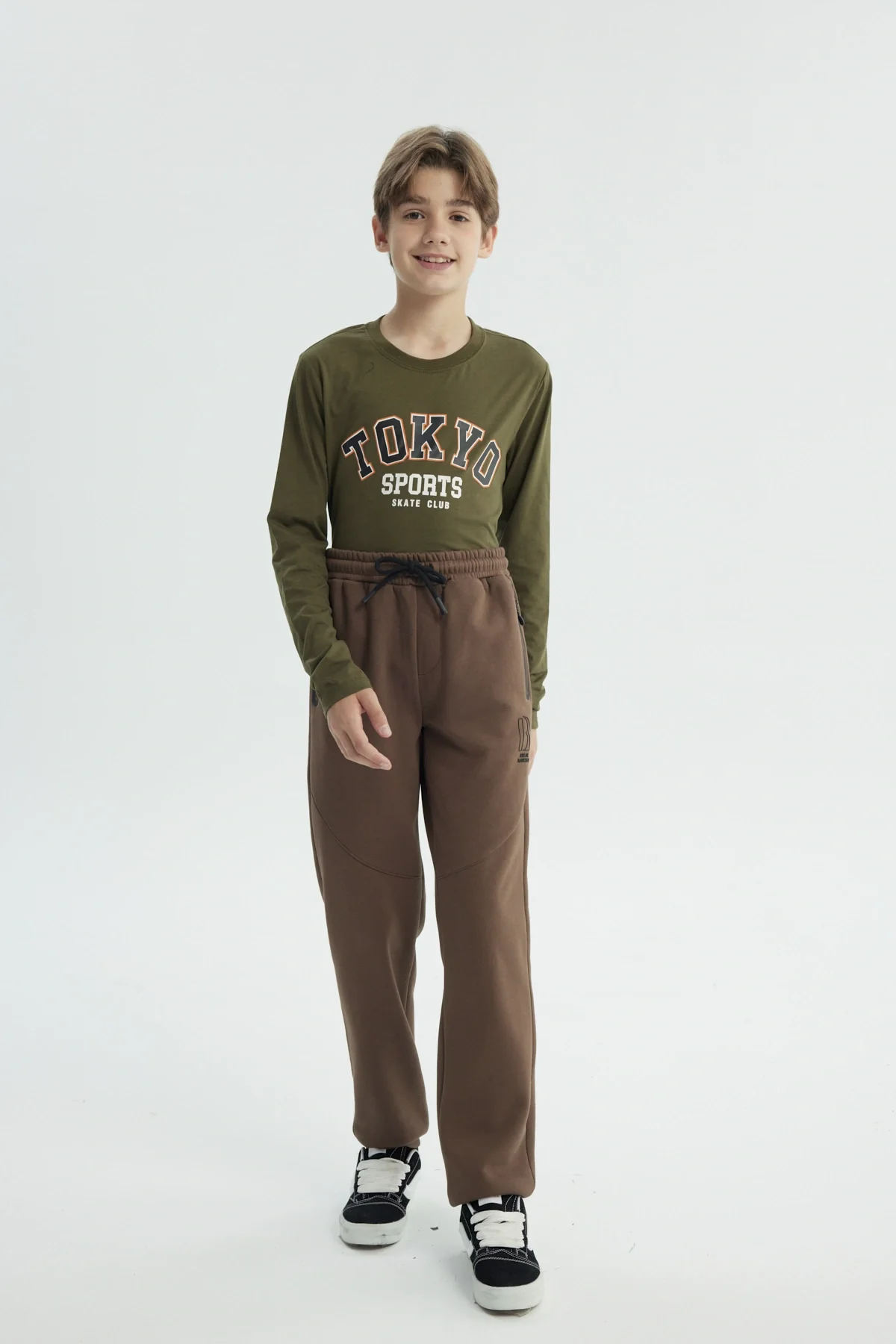 Pantalón Buzo Niño Clásico Café - Image 4