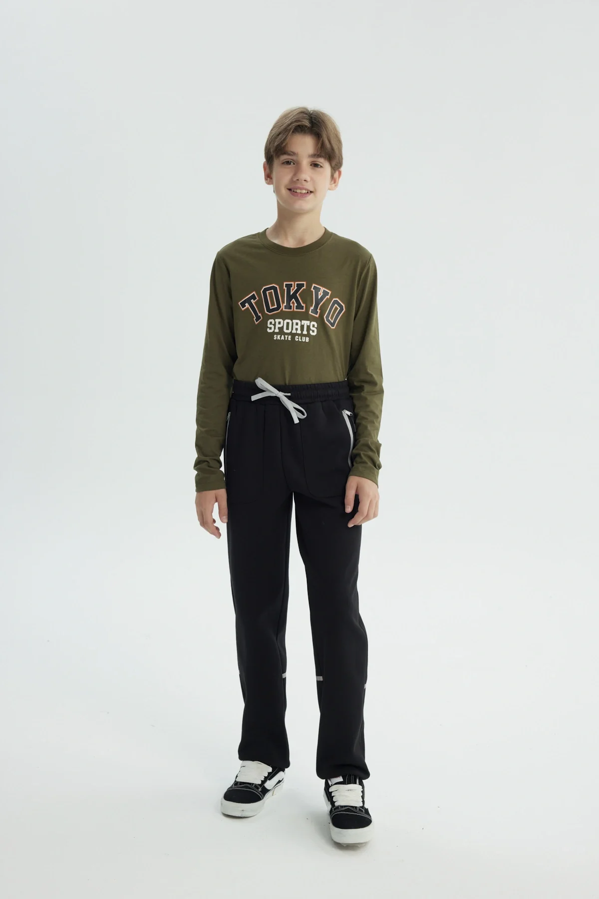 Pantalón Buzo Niño Clásico Negro - Image 4