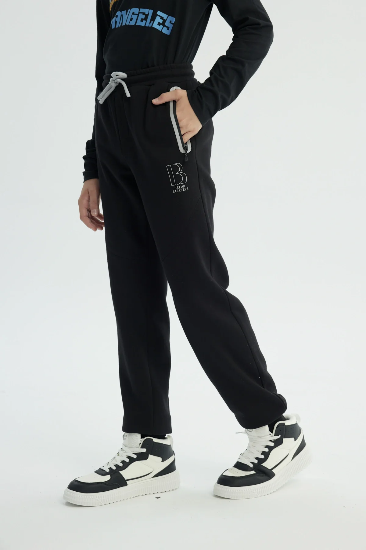 Pantalón Buzo Niño Clásico Negro - Image 2