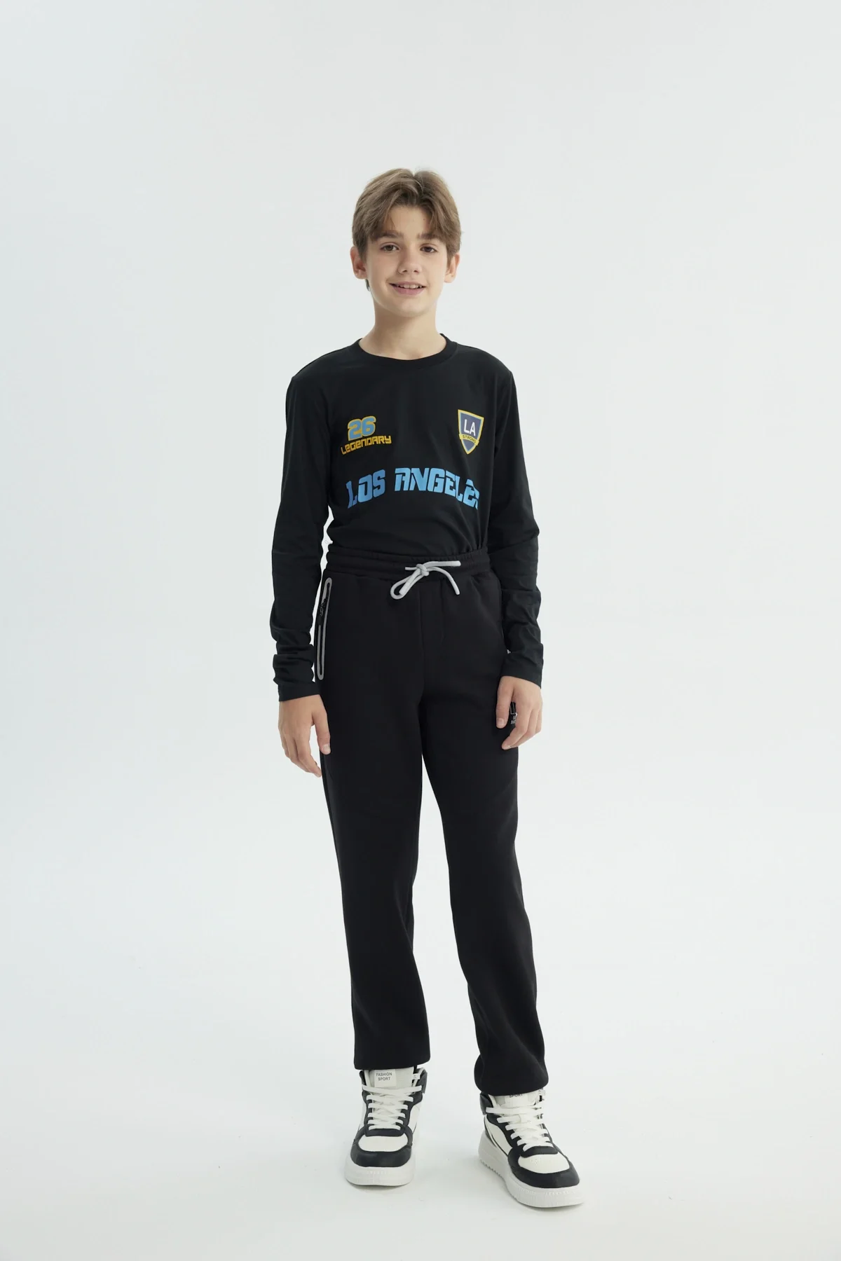 Pantalón Buzo Niño Clásico Negro - Image 4