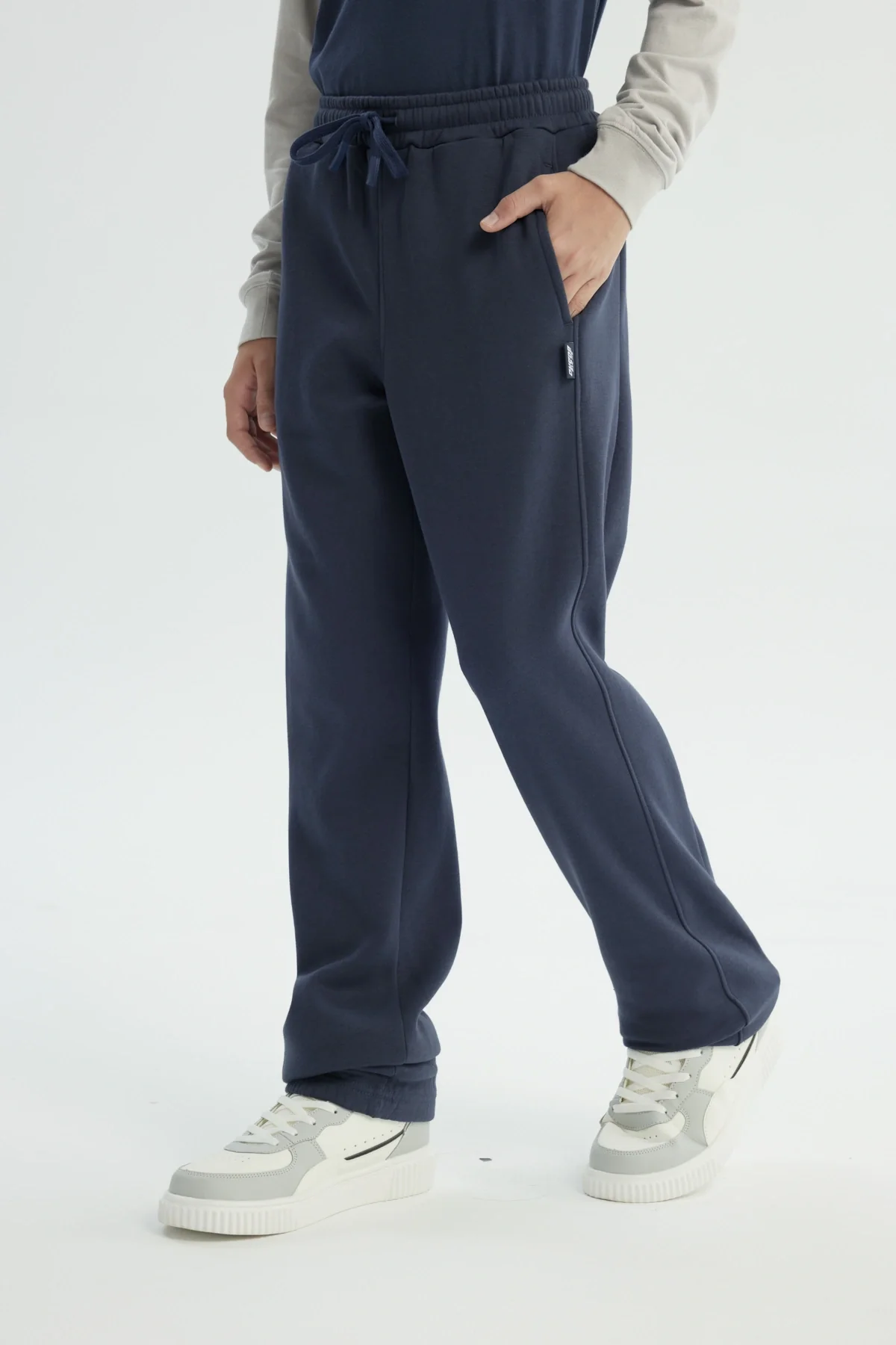 Pantalón Buzo Niño Pitillo Azul Oscuro - Image 2