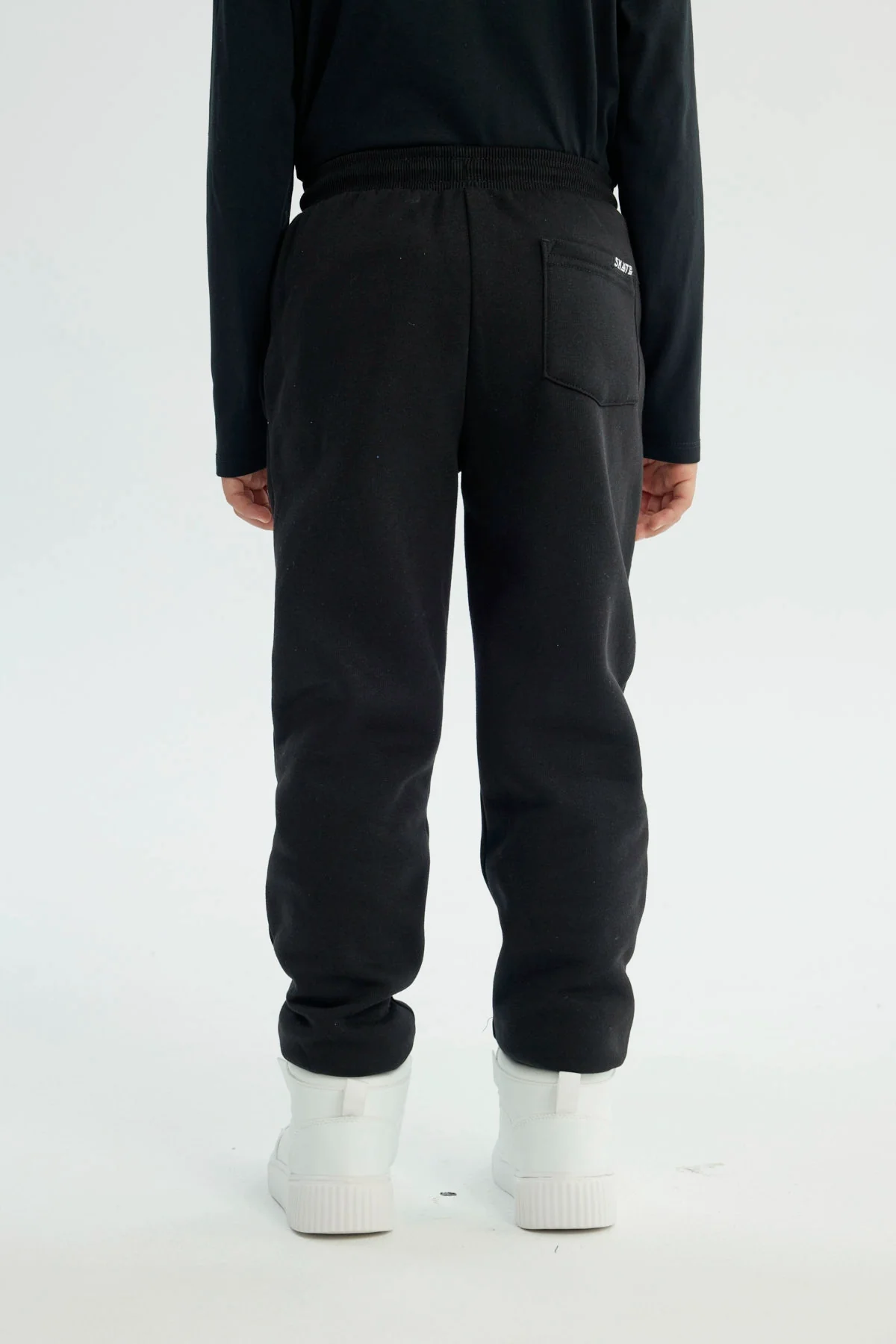 Pantalón Buzo Niño Pitillo Negro - Image 3