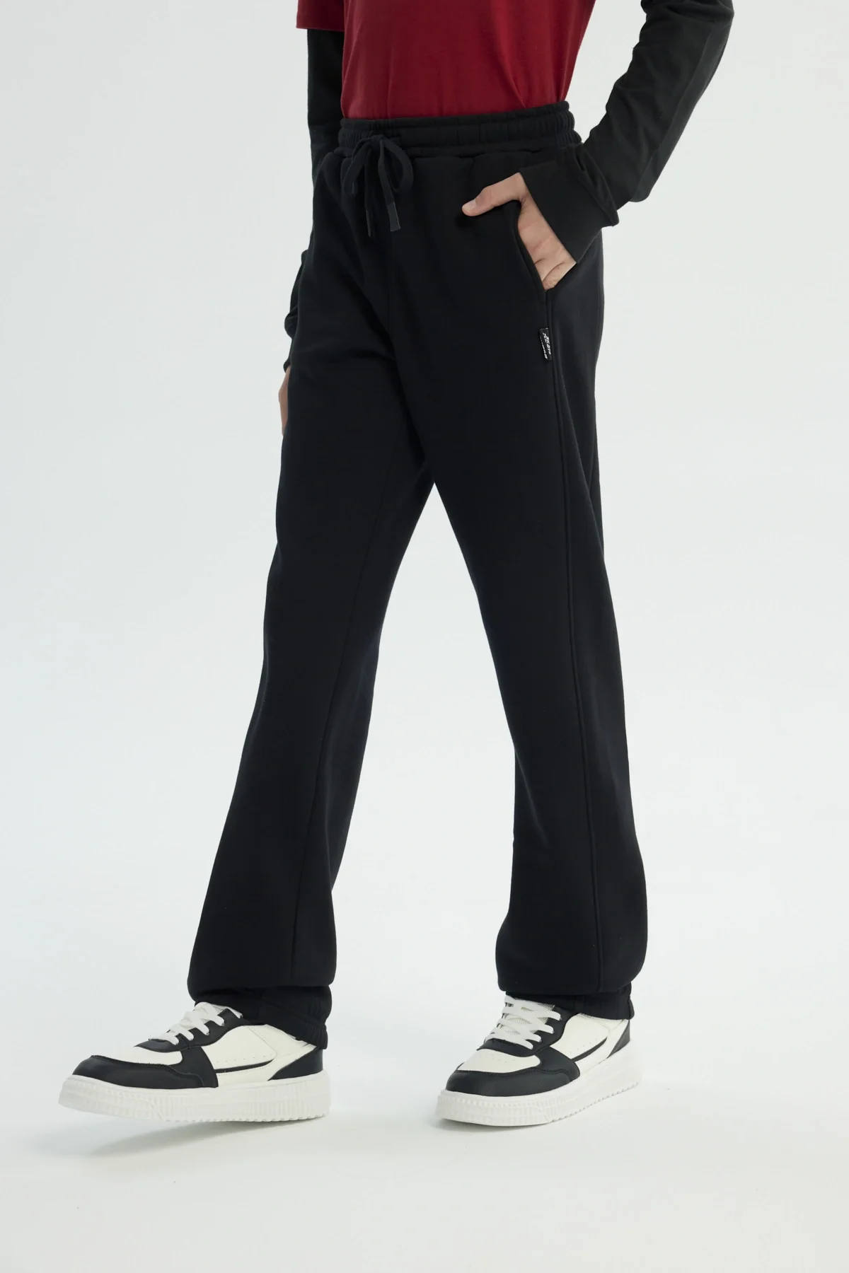 Pantalón Buzo Niño Pitillo Negro - Image 2