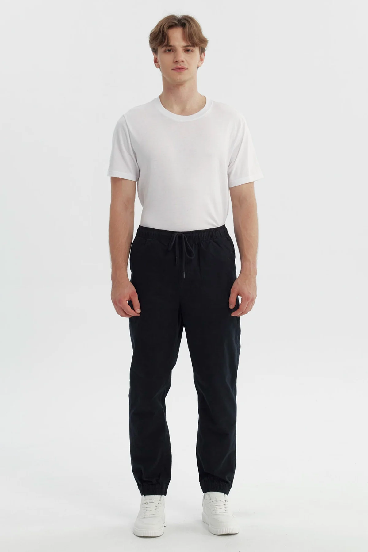 Pantalón Hombre Pitillo Negro - Image 4