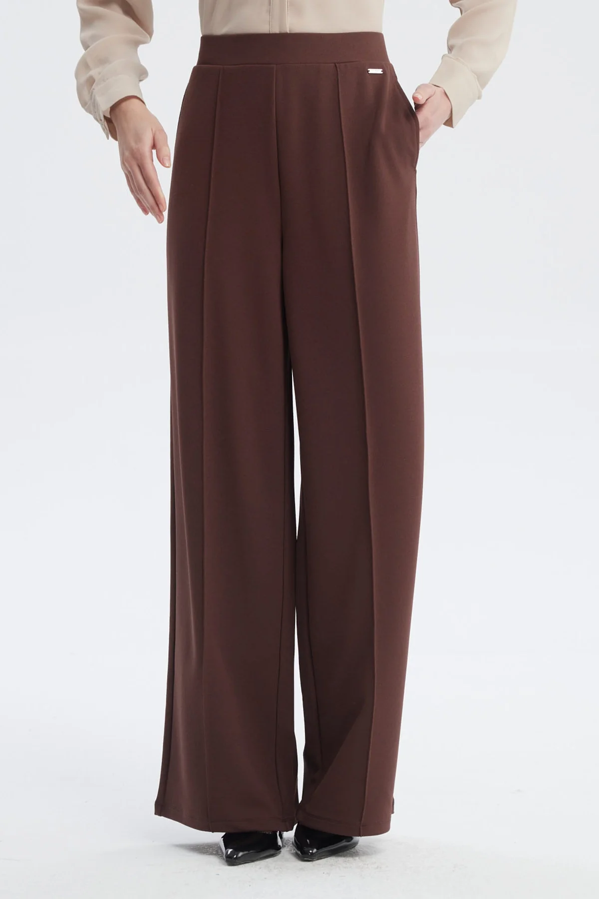 Pantalón Mujer Calce Recto Café Oscuro