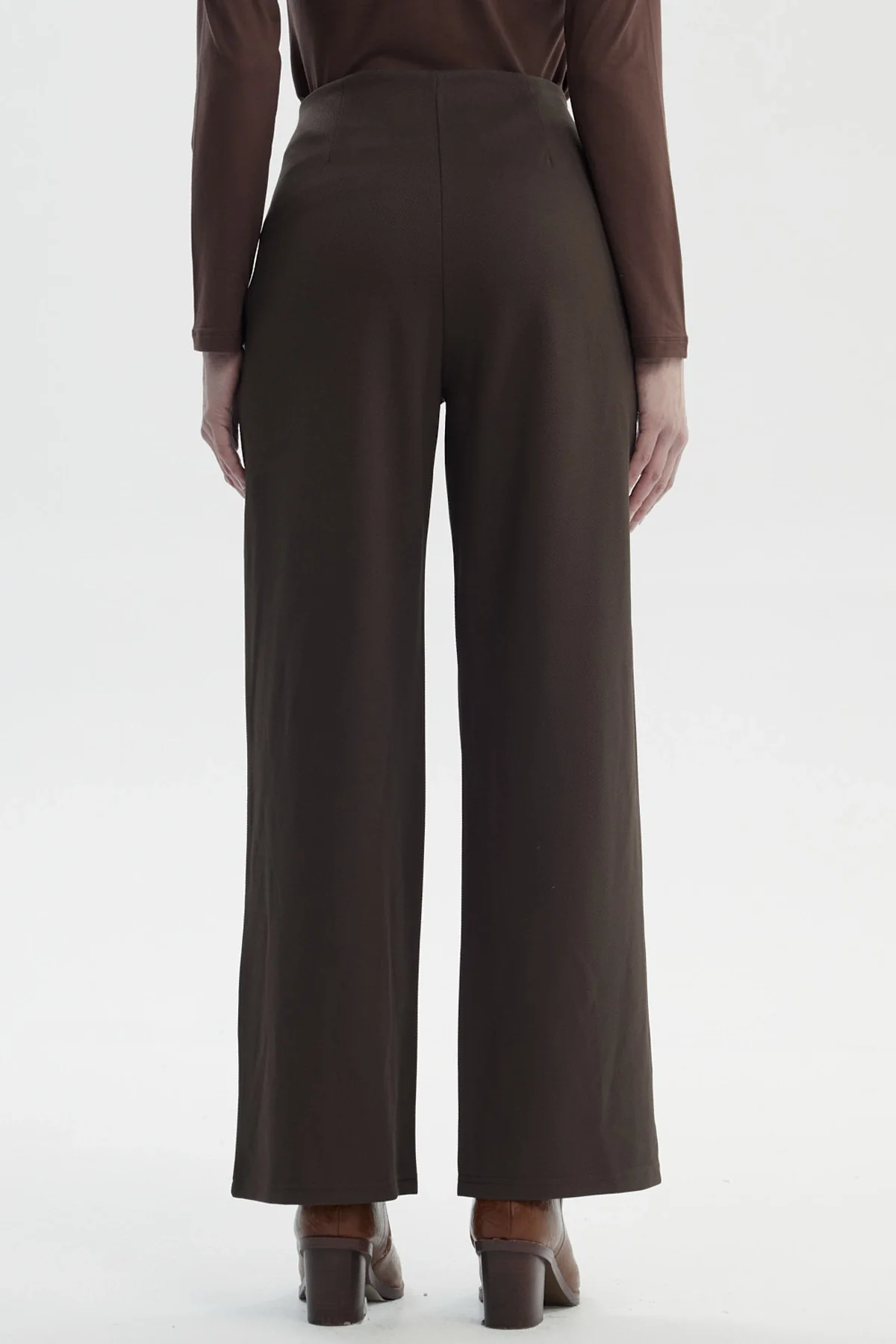 Pantalón Mujer Calce Recto Chocolate - Image 3