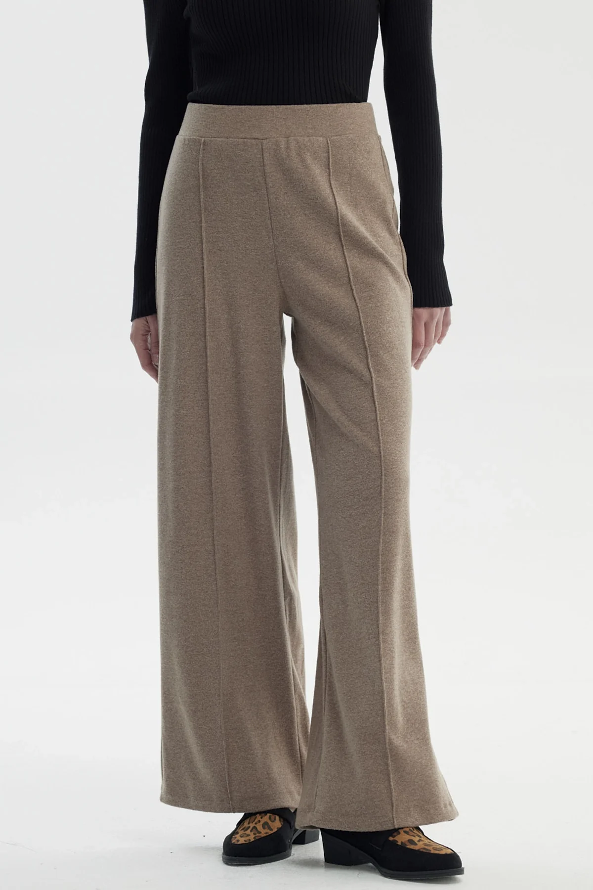 Pantalón Mujer Camman Calce Recto Cortes Taupe
