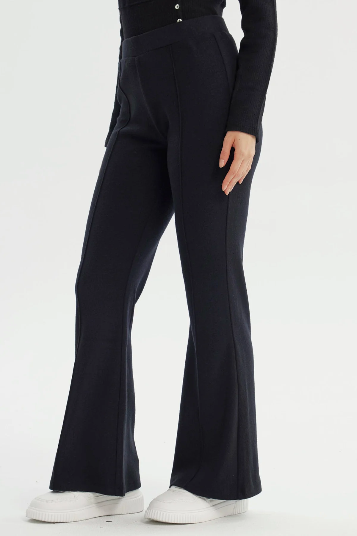 Pantalón Mujer Flare Negro - Image 2